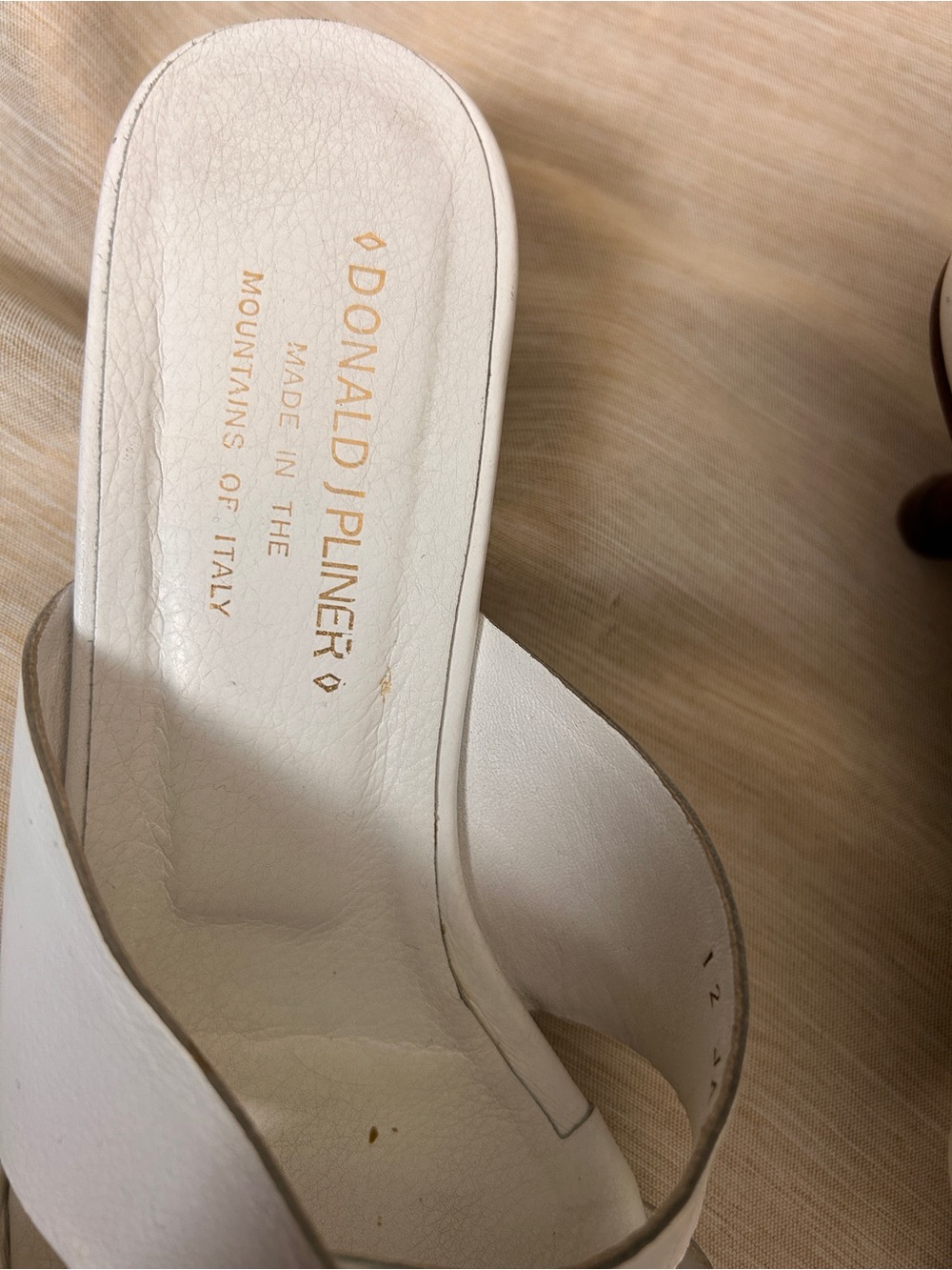 Donald J. Pliner White Crisscross Leather Slide Sandals Kitten Heels Jaya - Picture 2 of 12